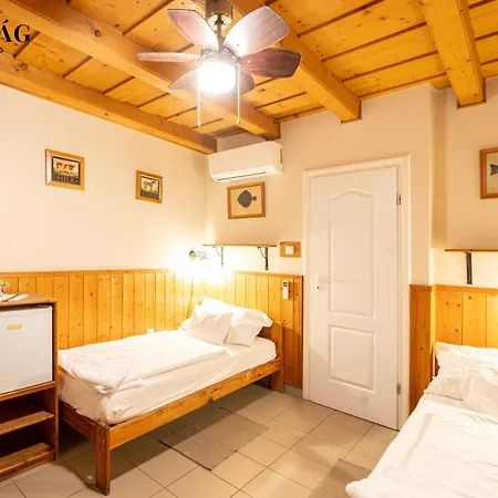 B&B Vadvirag Vendeglo Es Fogado 4*